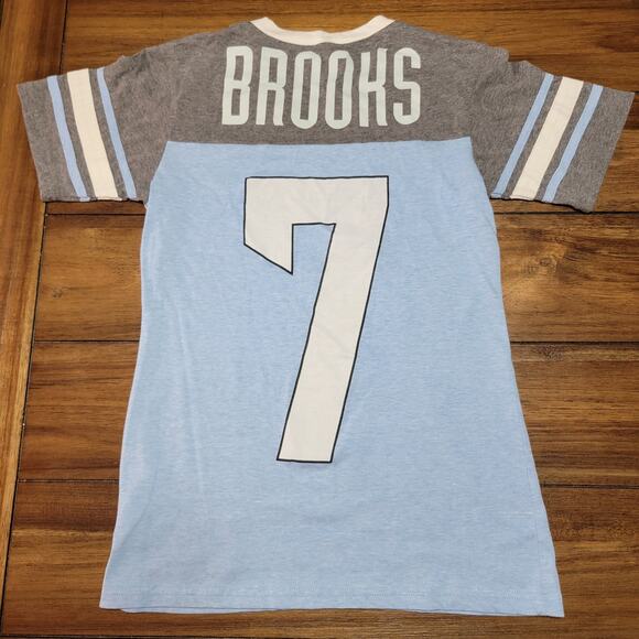 Garth Brooks Lt Blue & Grey V-Neck Baseball Style Tee "Stadium Tour - Size Small - Picture 4 of 6